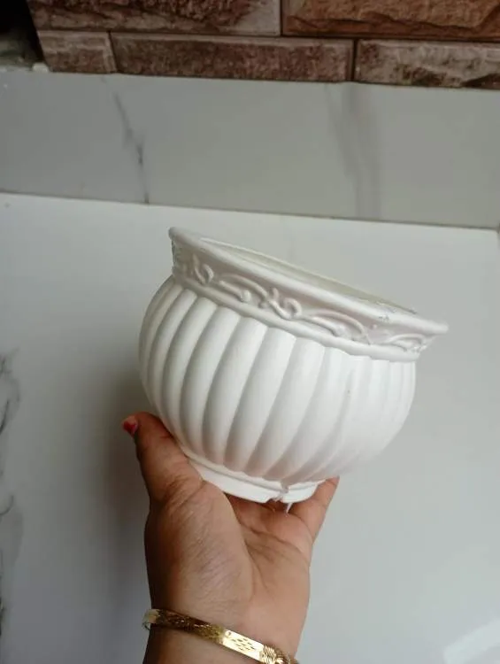 5 Inch White Round Plastic Plant Pot