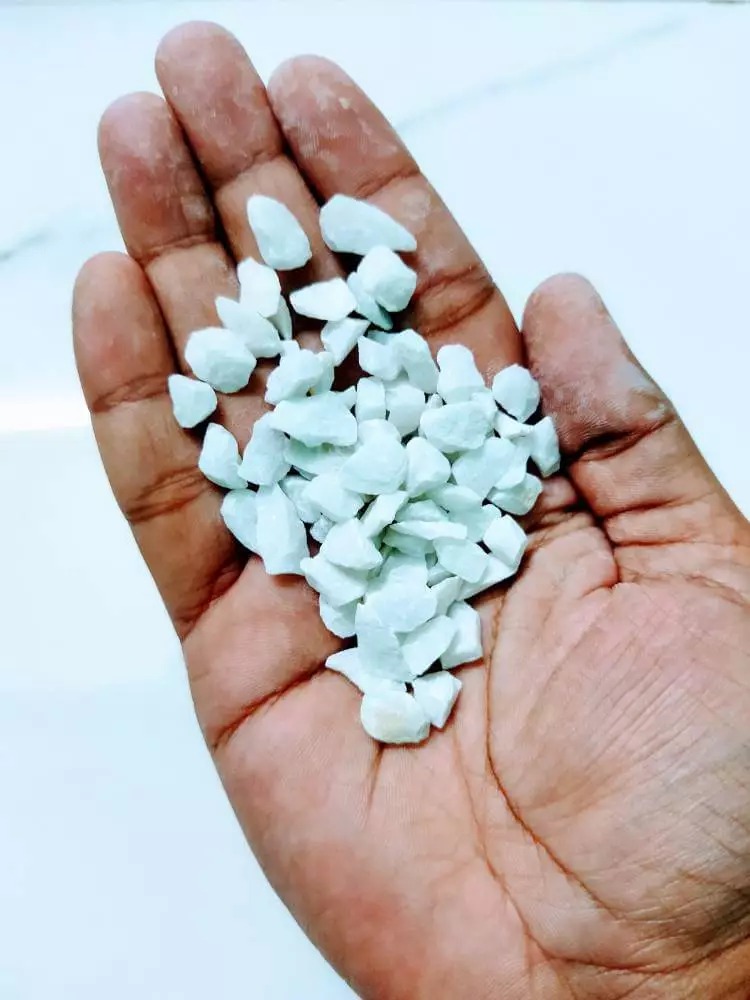 Medium White Stone Chips for Aquarium